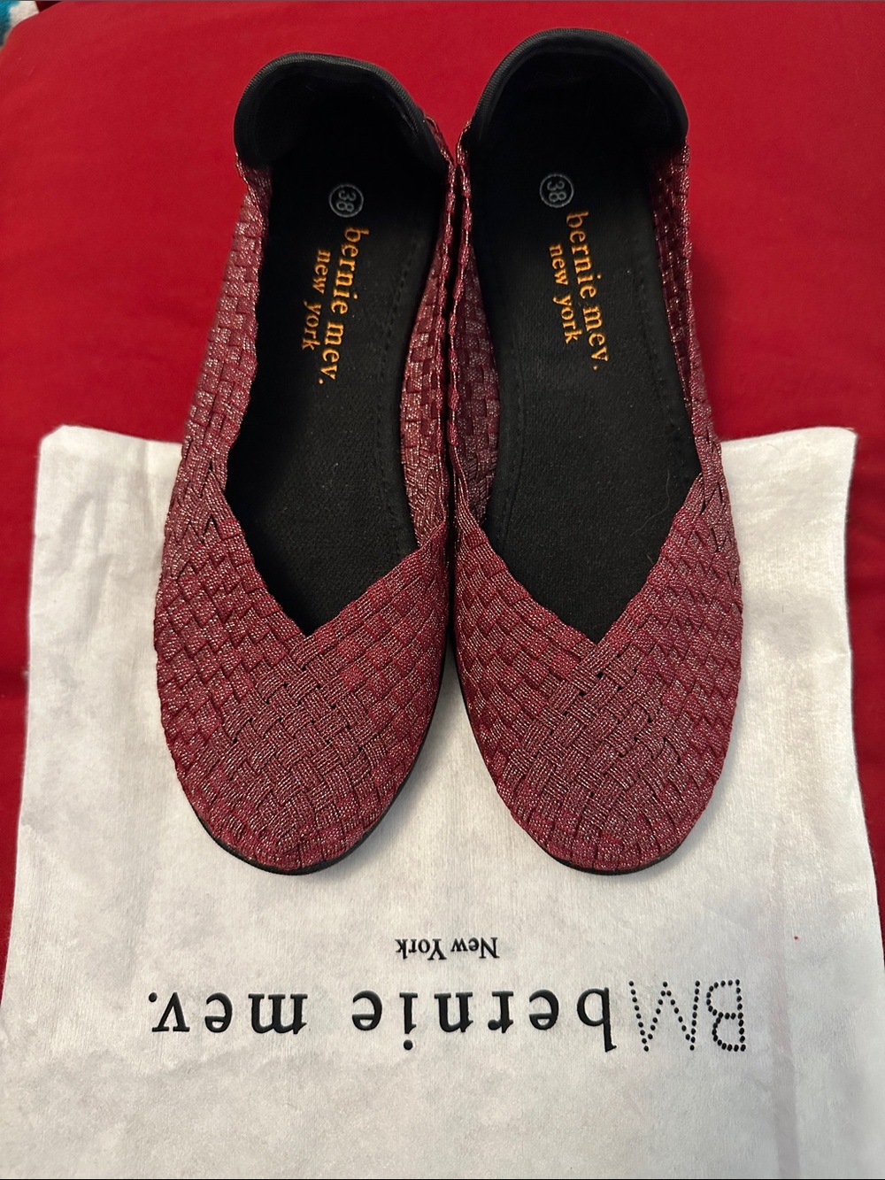 bernie mev. Woven Pointed-Toe Slip-Ons in Wine